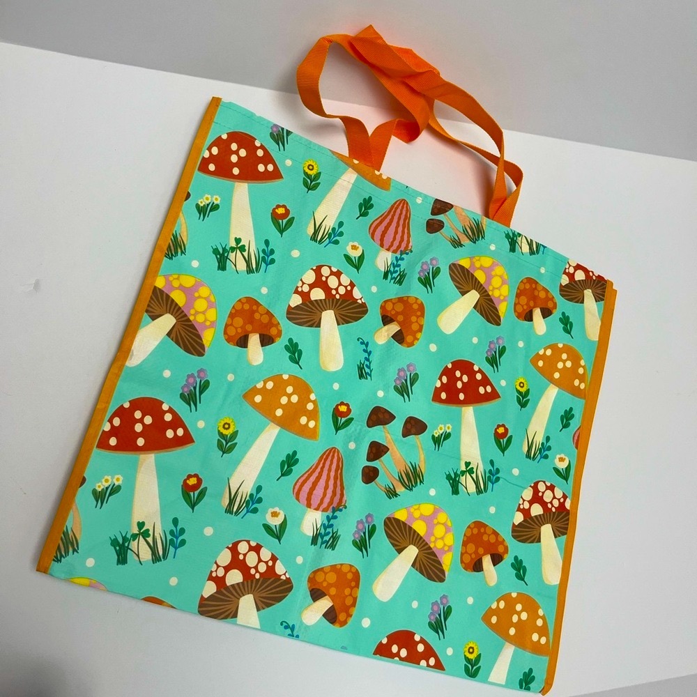 NWOT ⚜️🍄⚜️ Reusable Tote Bag with mushrooms print